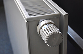 Efficient useful heat with CO2 hybrid heat pump