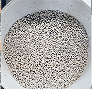 Symbolic image: A brick-lime mixture as bulk material, which was separated using the prototype at KIT. The technology enables tracking of particles in the material flow based on various criteria, e.g. size, color or material properties such as transmitted light, spectral spectrum and texture, and removing foreign particles accordingly. (Image: Manfred Zentsch (indigo), Georg Maier / Fraunhofer IOSB, KIT)