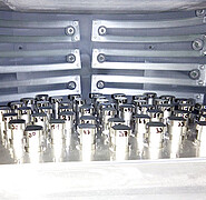 Diffusion bonding is particularly suitable for joining complex microstructures, such as narrow webs or surfaces with milled channels. Such fine structures can be joined with controlled deformation. (Image: Institute for Micro Process Engineering / KIT)