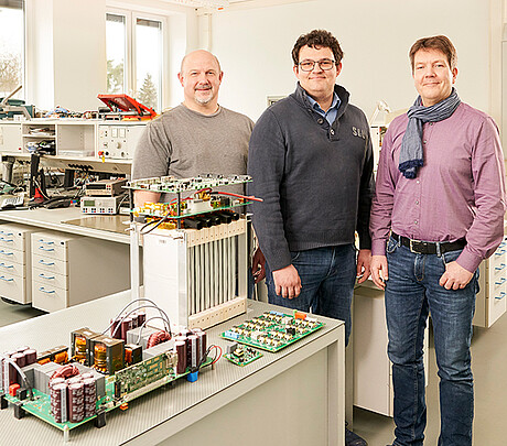 Sichere Heimspeicher für die dezentrale Stromversorgung (Bild: Amadeus Bramsiepe / KIT)