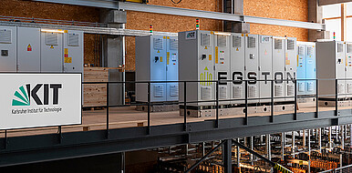 Five amplifiers from Egston are available for the environment simulation, which can be interconnected for a total power of up to 1 megavolt ampere (MVA). (Image: Institute of Technical Physics / KIT)