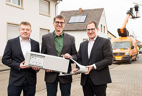 Economical lighting with mid-power LEDs