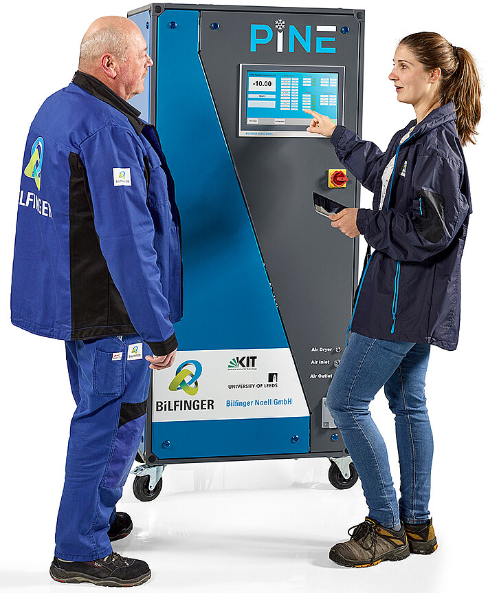 Die mobile Wolkenkammer PINE kann zum automatisierten Langzeitmonitoring von Eiskeimpartikeln eingesetzt werden. Die kommerzielle Anlage ist neben Forschungseinrichtungen auch für Wetterstationen und die Wettervorhersage interessant. (Bild: Bilfinger Noell GmbH)