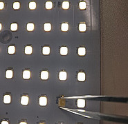 Durch den Einsatz von Mittelungsschaltung beeinträchtigt der Ausfall einer einzelnen LED die anderen LEDs nicht.