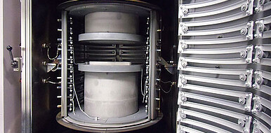 The parts to be joined are exposed to pressure from a press plunger in a high vacuum at approximately 80 percent of the melting temperature. In the diffusion bonding furnace at KIT, components up to 500 mm width and 430 mm height can be joined with up to 