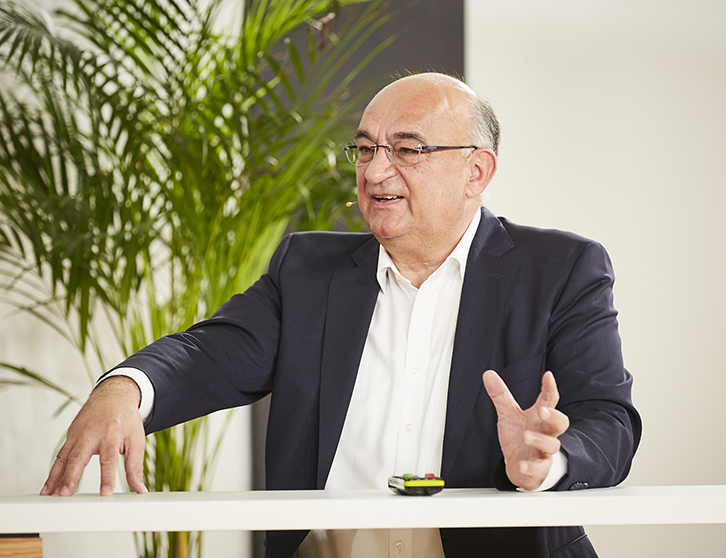 Keynote-Speaker Dr. Robert Bauer, SICK AG (Bild: Magali Hauser / KIT)