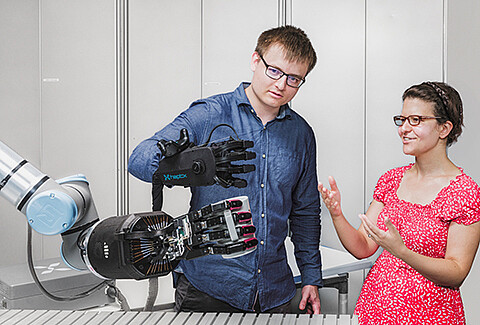 HaptXDeep turns robots into apprentices