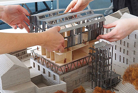 Dialogue at the Theme Day: Second Life for old tiles