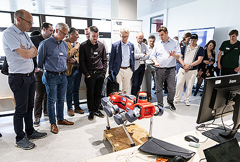 Fünf Forschende, eine Mission: Die Roboter von morgen gestalten