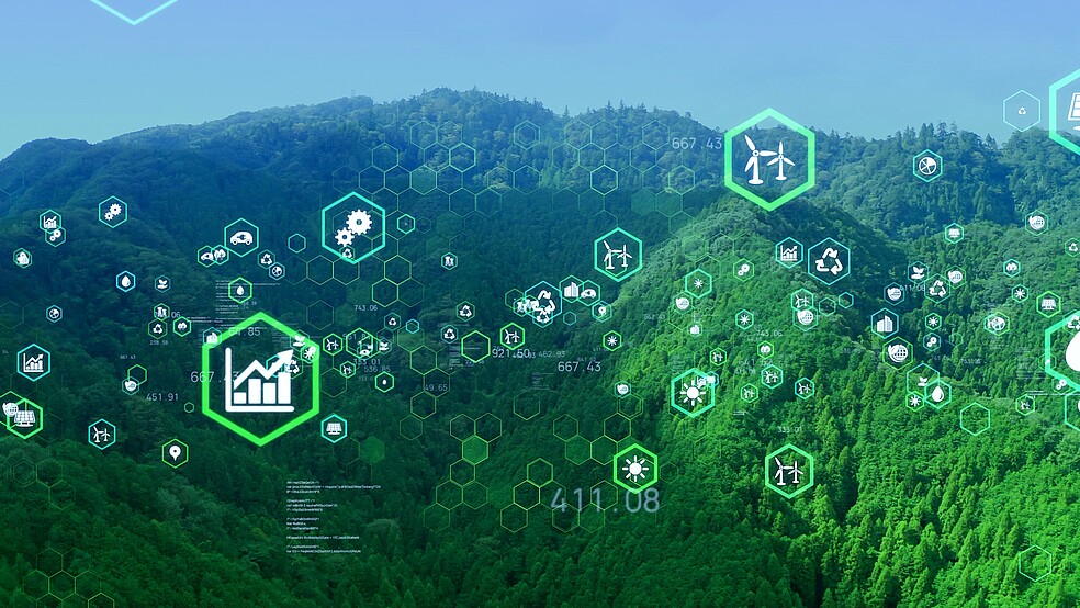 In the EDE 4.0 project, launched in 2020 by KIT and EDI GmbH, an intelligent assistance system for forest management is being developed. (Image: metamorworks / Shutterstock)