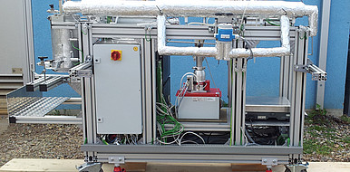 Der mobile Prüfstand kann direkt vor Ort thermodynamische Stoffgrößen von Fluiden analysieren – ob in Geothermiekraftwerken oder auch in Thermalbädern.