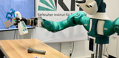 Cobots sind Roboter, die im direkten Umfeld des Menschen arbeiten. Je menschenähnlicher sie sind, desto geringer das Risiko für Verletzungen. (Bild: Institut für Hochperformante Humanoide Technologien / KIT)