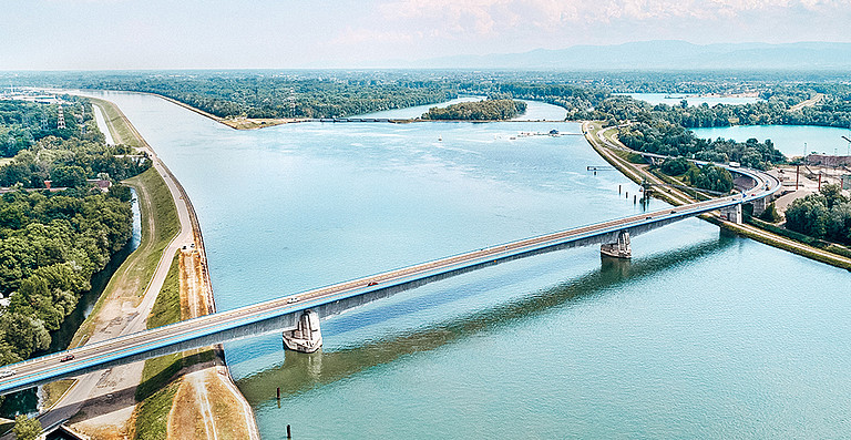 KTUR – Knowledge Transfer Upper Rhine: Since 2019, transfer actors, universities and companies from the trinational Upper Rhine region have been working together in a project network to intensify knowledge and technology transfer. (Image: Leonid Andronov / iStock.com)